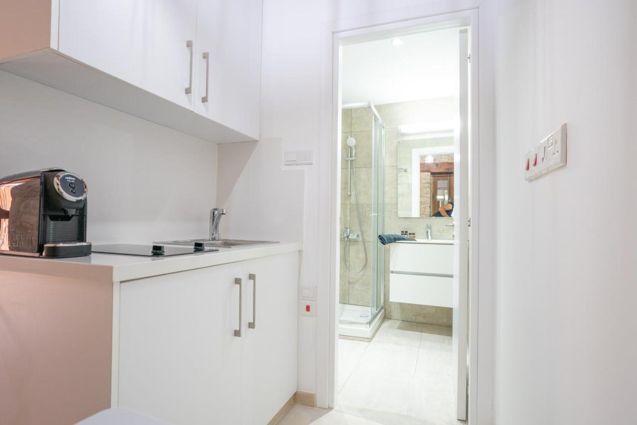 Eidyllio Luxury Suites 오모도스 외부 사진
