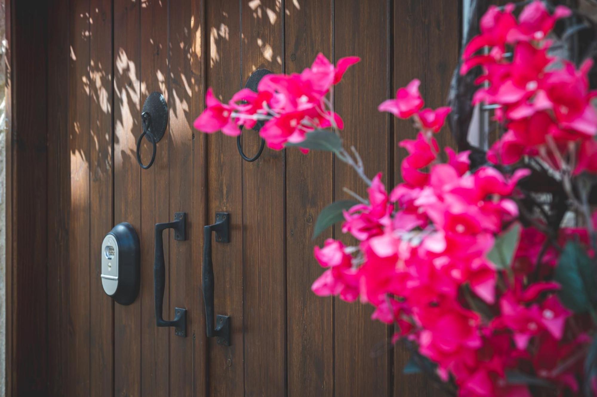 Eidyllio Luxury Suites 오모도스 외부 사진